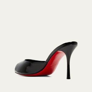CHRISTIAN LOUBOUTIN
Me Dolly Patent Red Sole Sandals
Size: US 8.5 USED| Won Once